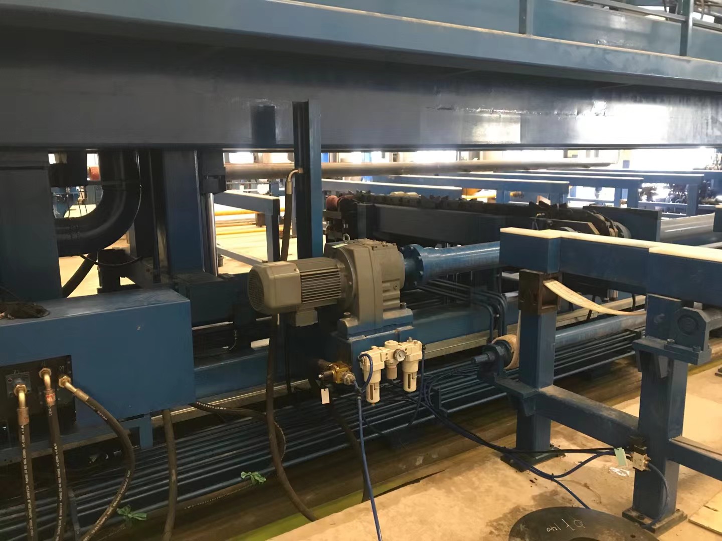 Pipe pressure testing machine